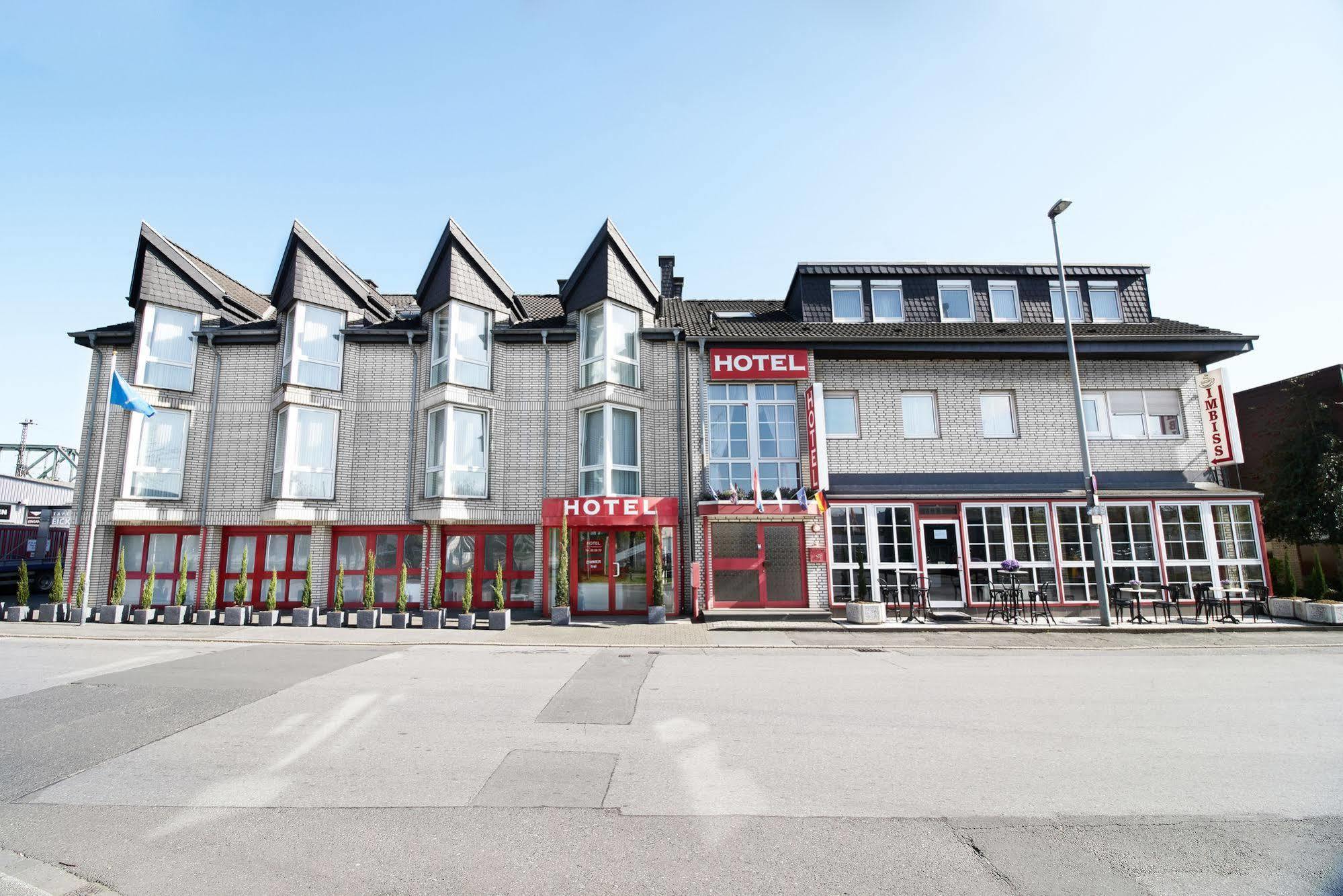 Hotel Zum Eisenhammer أوبيرهاوزين المظهر الخارجي الصورة