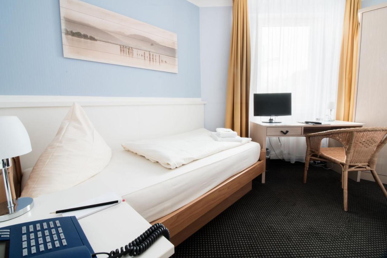 Hotel Zum Eisenhammer أوبيرهاوزين المظهر الخارجي الصورة
