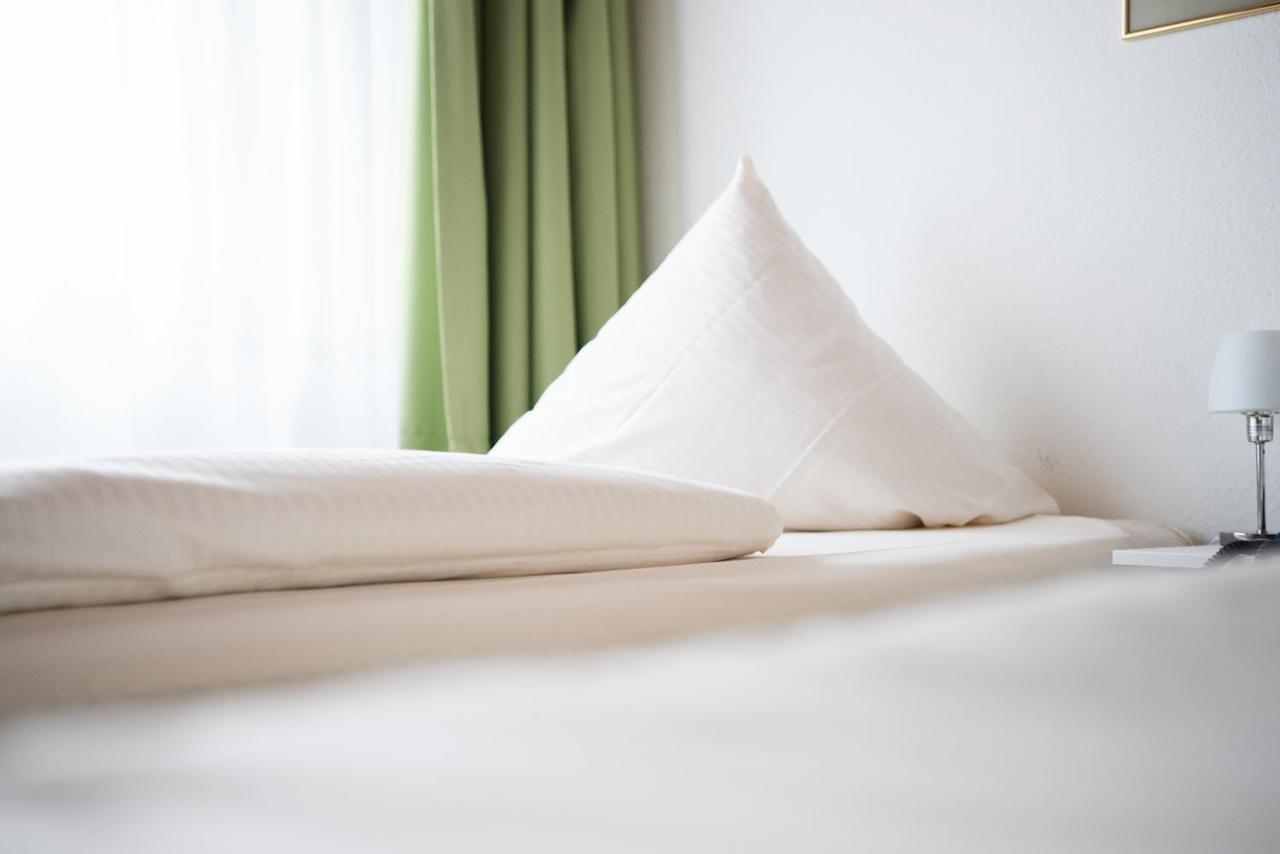 Hotel Zum Eisenhammer أوبيرهاوزين المظهر الخارجي الصورة